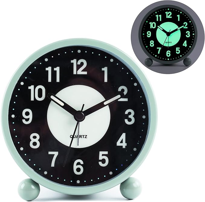 Alarm Clock Luminous 4 "Round Silent Analog Table Clock Non-Ticking, Battery Operated with Loud Alarm and Night Light Small Desk Clock for Bedroom, Bedside Table