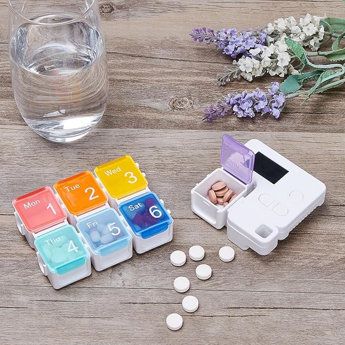 Ciieeo Weekly Electronic Pill Organizer with 7 Compartments, Portable Compact Medicine Case with Removable Boxes and Timed Alarm Reminder, Sealed Storage for Daily Vitamins and